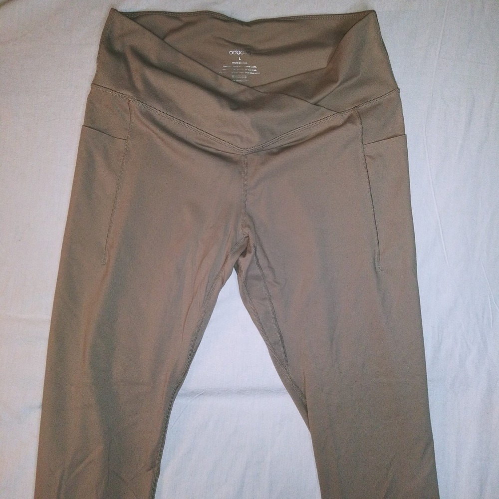 ODODOS Women's Tan Crossover Waist Leggings Pockets Athleisure Size‎ L